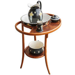 Tisch de Toilette aus Bugholz im Thonet-Stil mit fünfteiligem Deko-Keramik Wash-Set