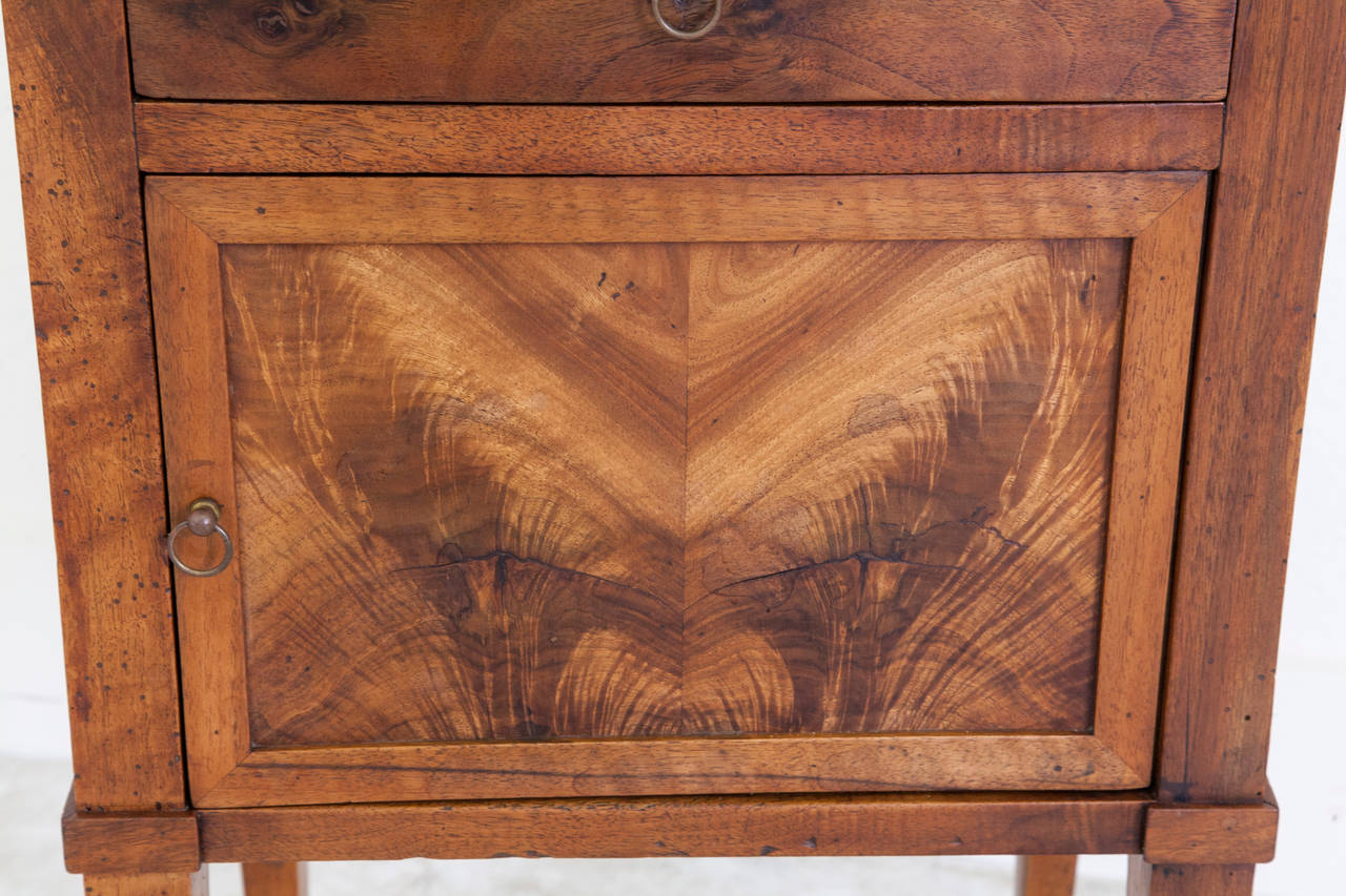 French 19th Century Directoire Bookmatched Walnut Nightstand or Side Table 6