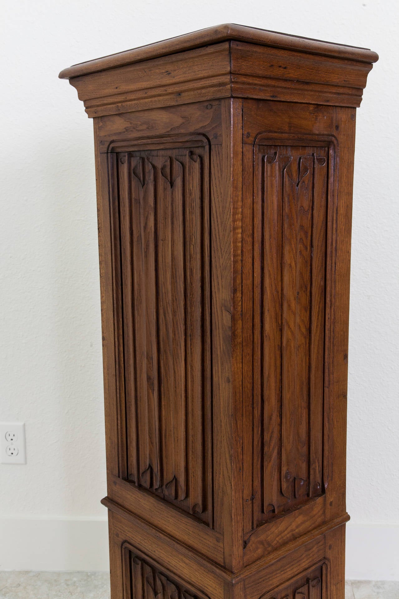 19th Century French Pair of Hand-Carved Linen Fold Columns or Pedestals 1