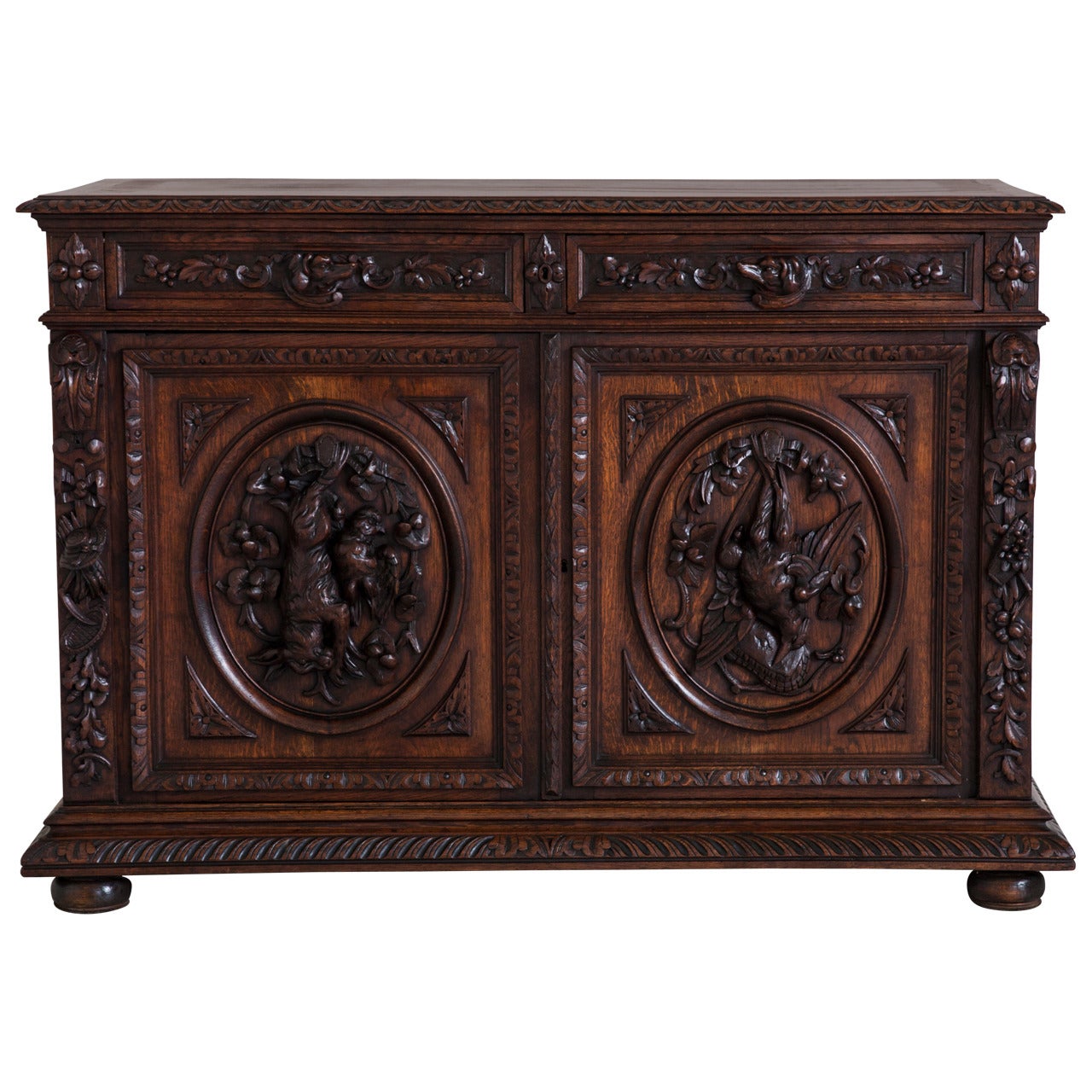 Buffet de chasse français du 19ème siècle de style Henri II avec animaux, fruits et noix