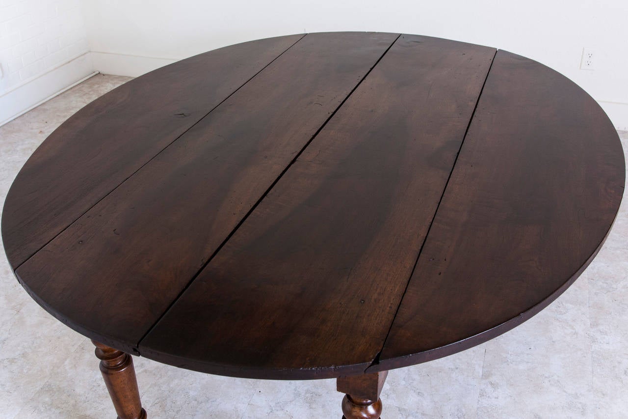 Antique French Oval Farm Table of Solid Walnut In Excellent Condition In Fayetteville, AR