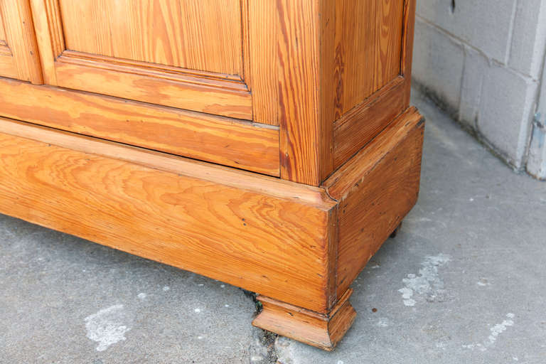 19th Century Louis Philippe Pine Bookcase with Antique Glass Doors In Excellent Condition In Fayetteville, AR