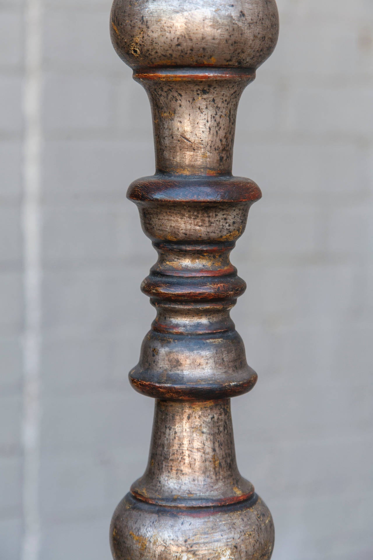 Mid-Century Italian Floor Lamp of Antiqued Silver Gilt Wood 4