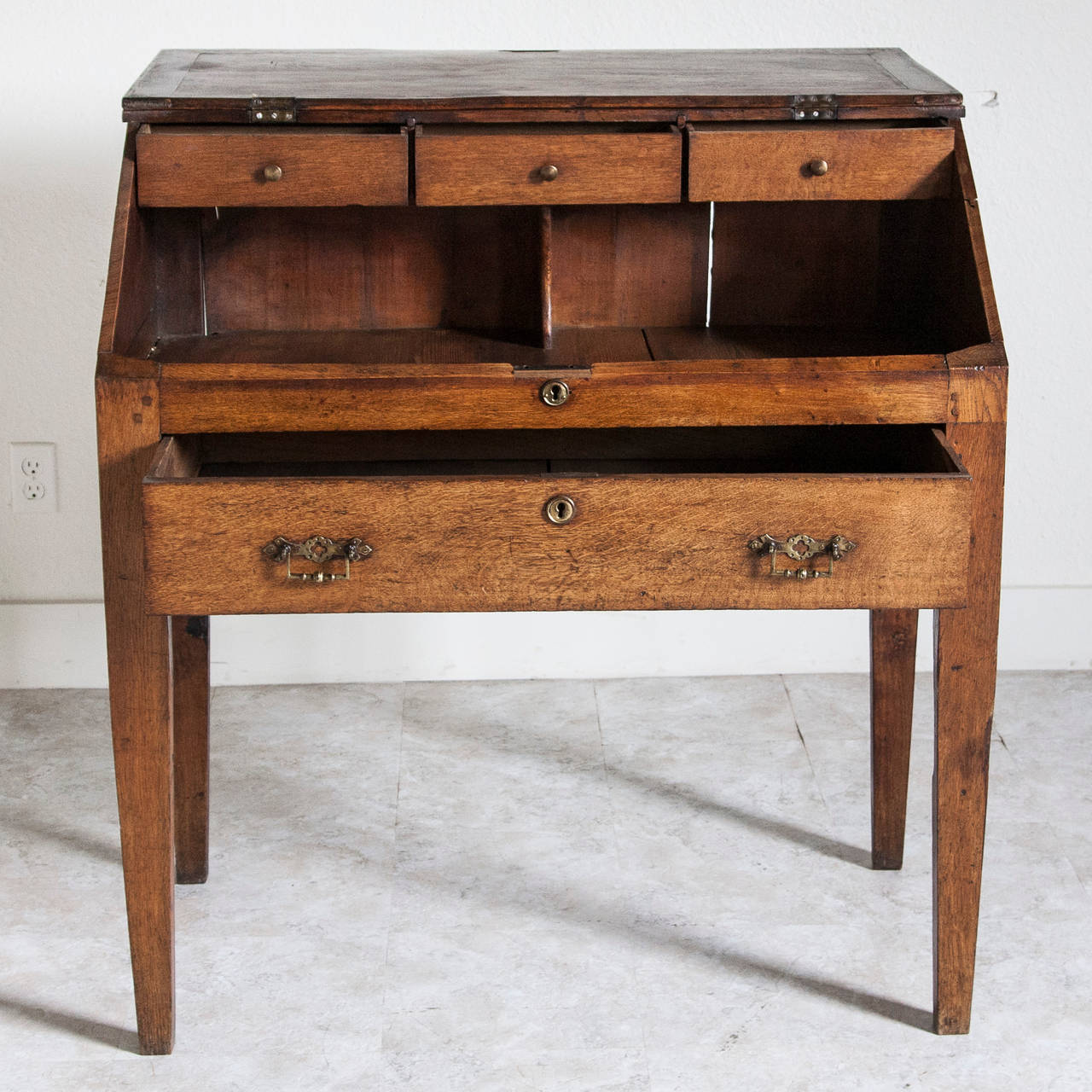 Early 19th Century French Rustic Oak Notary or Drafting Desk from Burgundy 3