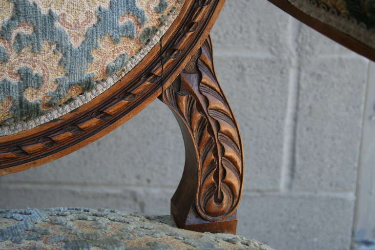 Pair of 19th Century Hand-Carved Louis XVI Medallion-Back Armchairs In Excellent Condition In Fayetteville, AR