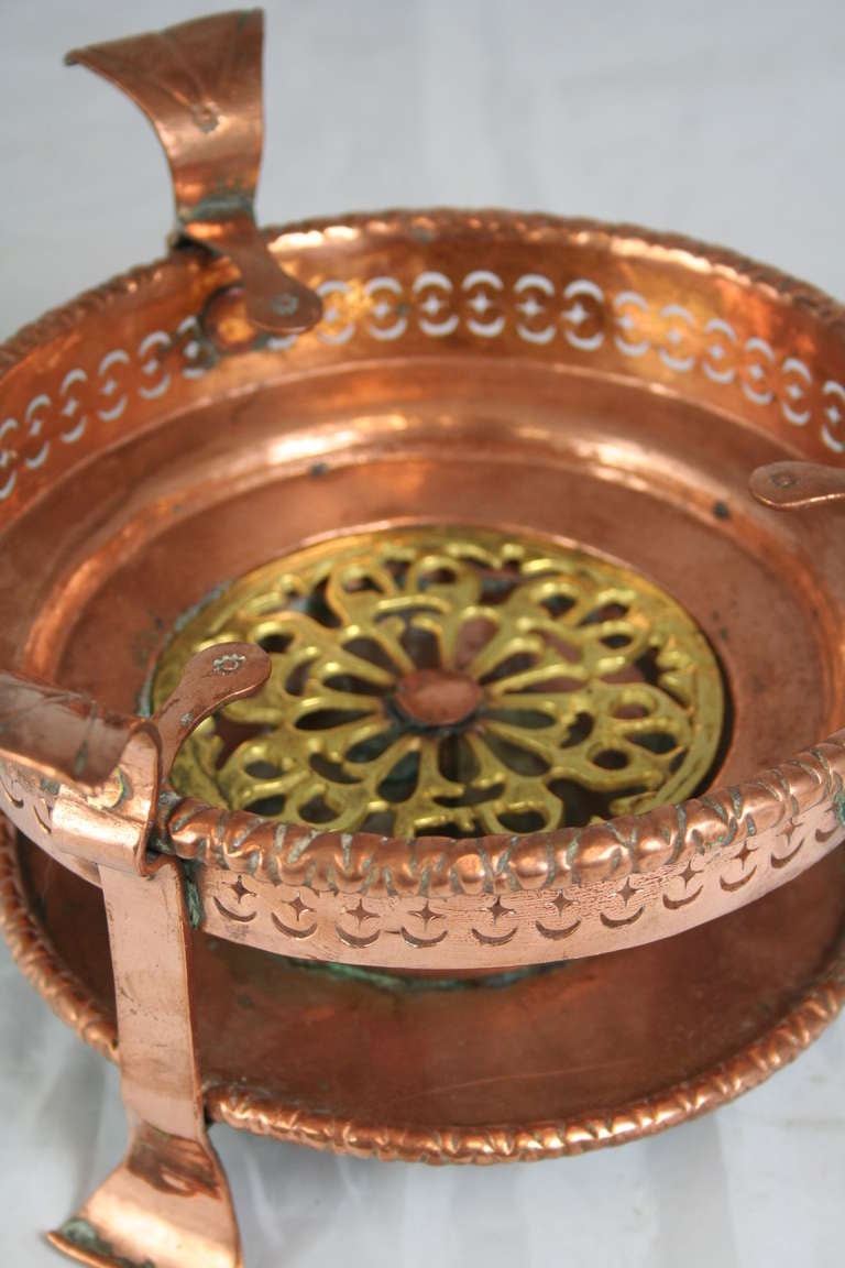 18th Century French Copper and Brass Braisier or Serving Piece In Good Condition For Sale In Fayetteville, AR