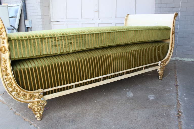 Elegant Napoleon III Gilt Upholstered Iron Daybed In Excellent Condition In Fayetteville, AR