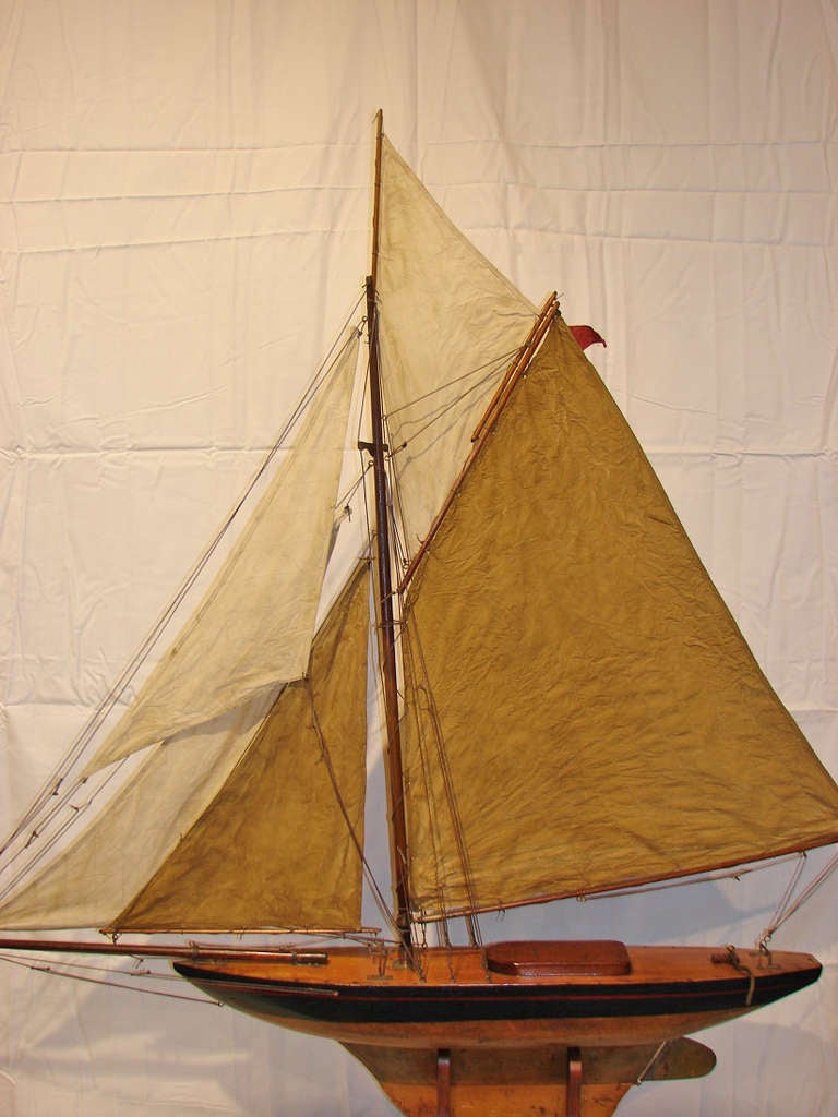 19th Century English Large Pond Yacht In Good Condition For Sale In New York, NY