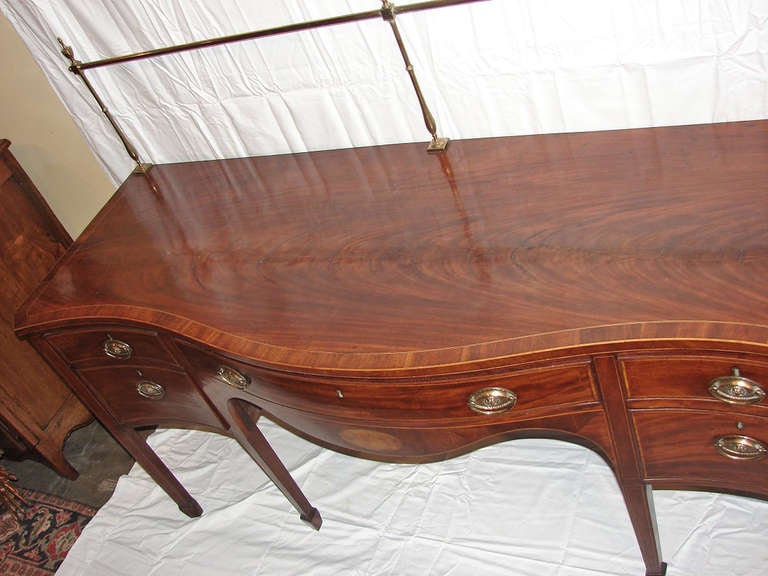 19th Century English Georgian Mahogany Serpentine Sideboard For Sale 2