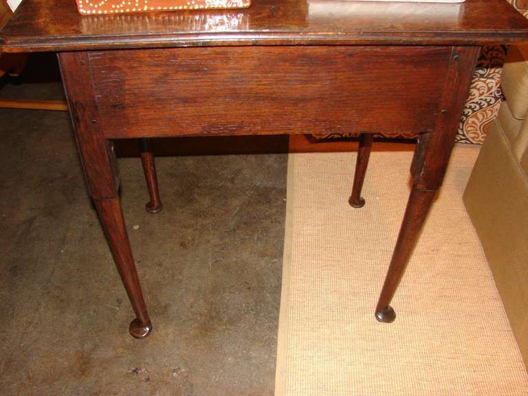Early Georgian Oak Side Table For Sale 3