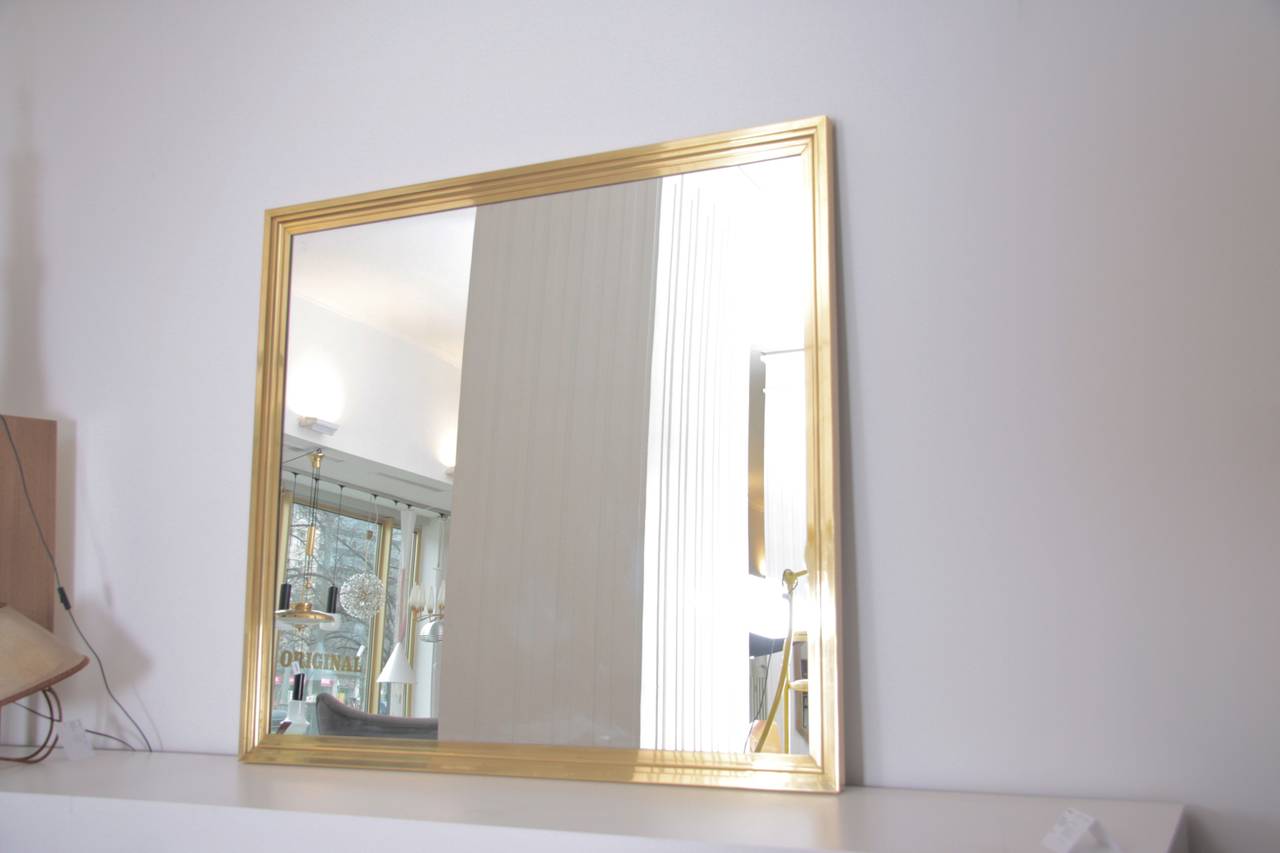 Very large XXL brass mirror in excellent condition and heavy quality.

