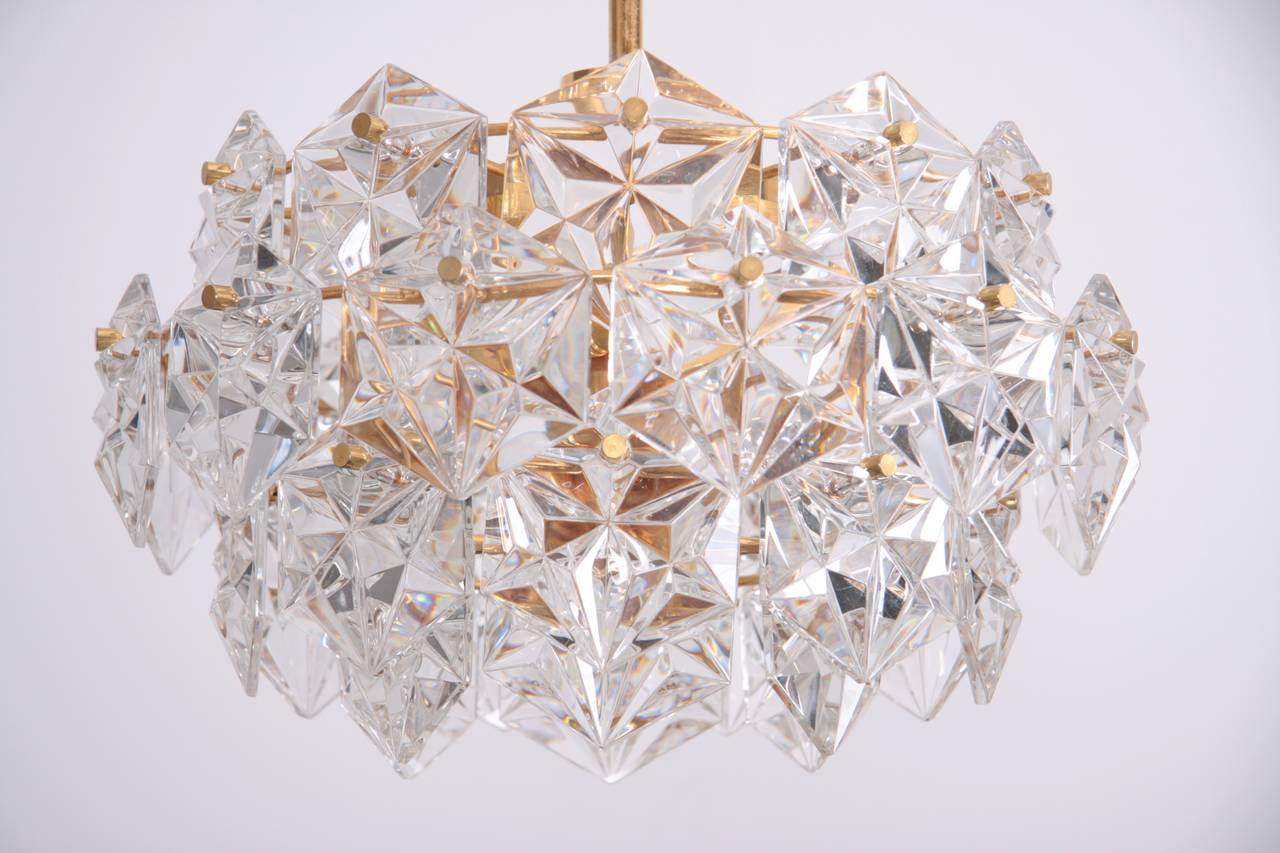 Four-Tier Crystal Glass Kinkeldey Chandelier In Good Condition For Sale In Berlin, BE