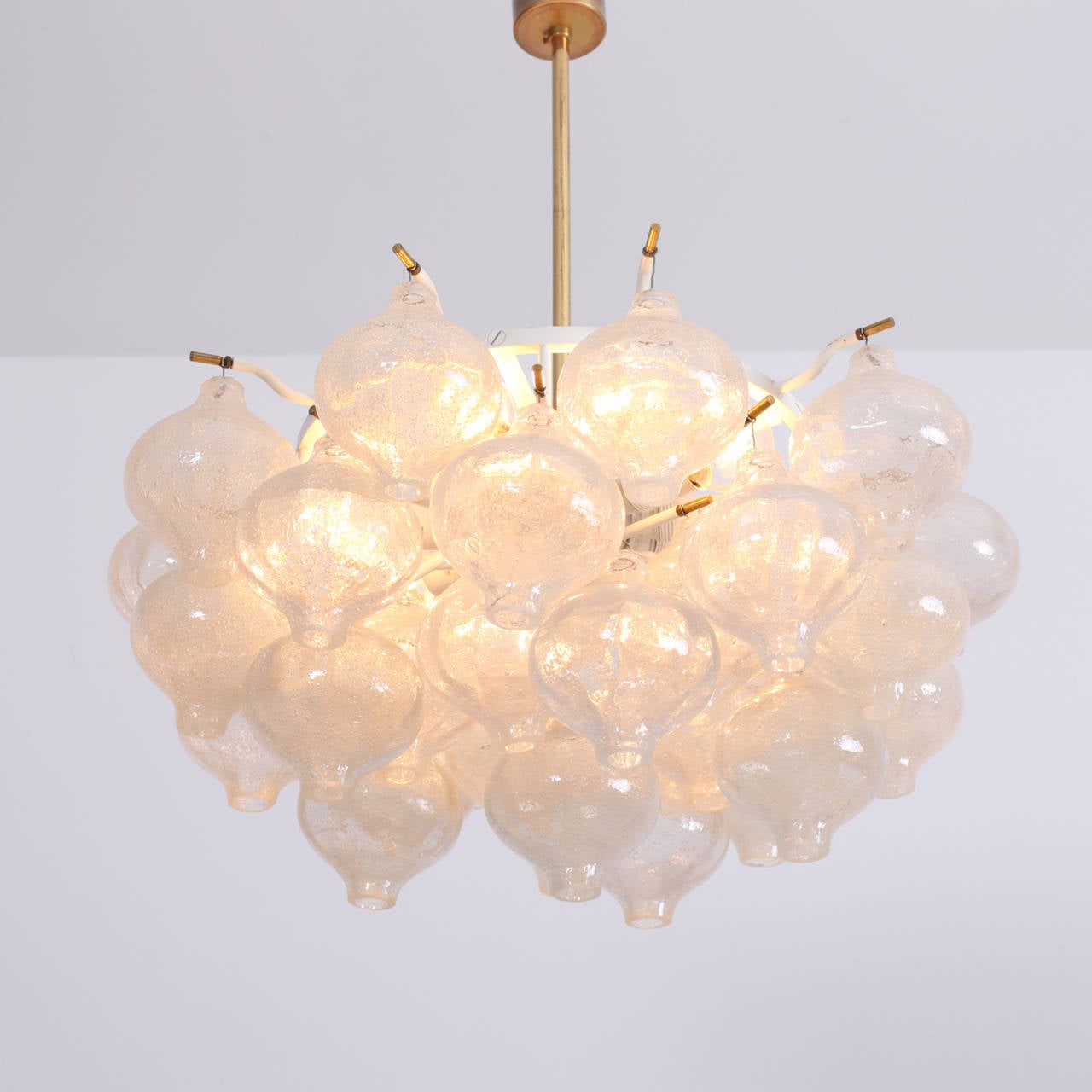 Beautiful Kalmar Tulipan chandelier in excellent condition. Height of glass part is 25 cm/10 inch, 10 x E14.