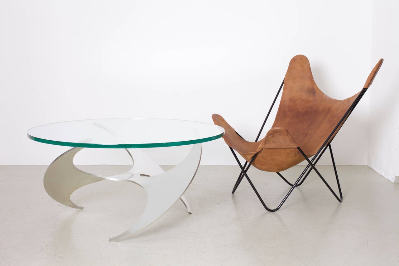 Propeller-Couchtisch aus Aluminium und Glas von Knut Hesterberg für Ronald Schmitt (Mitte des 20. Jahrhunderts) im Angebot