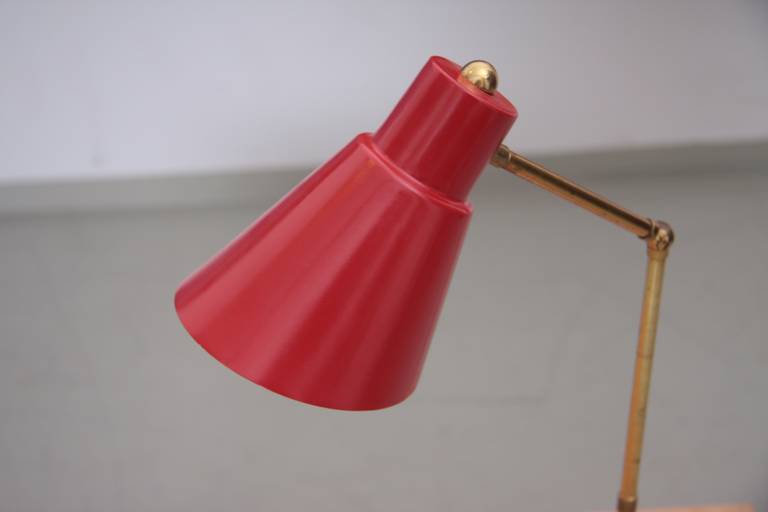 Mid-20th Century Italian 1950s Articulated Table Lamp Attributed to Stilux For Sale