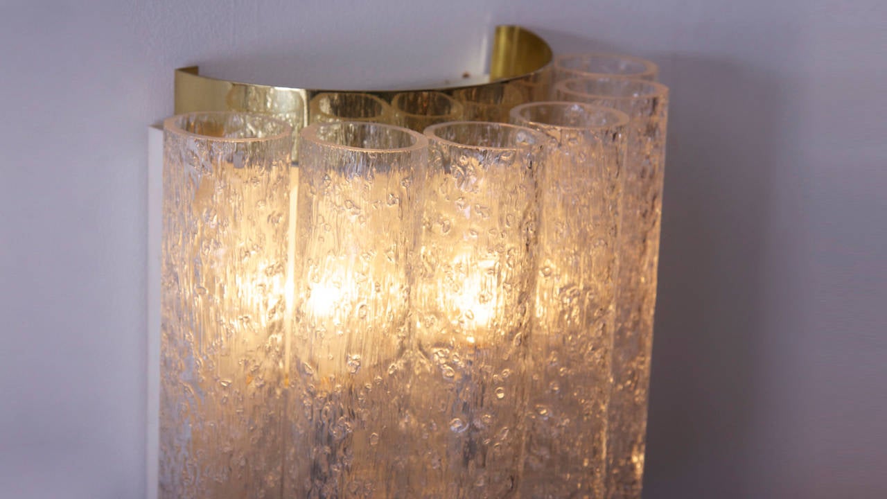 Wonderful Pair of Doria Wall Lamps in Brass and Glass im Zustand „Hervorragend“ in Berlin, BE