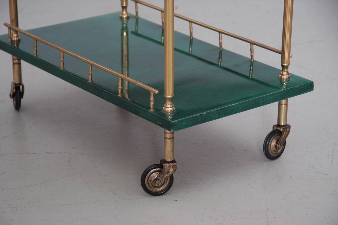 Aldo Tura Green Serving Tea Cart in Goatskin and Brass In Good Condition In Berlin, BE