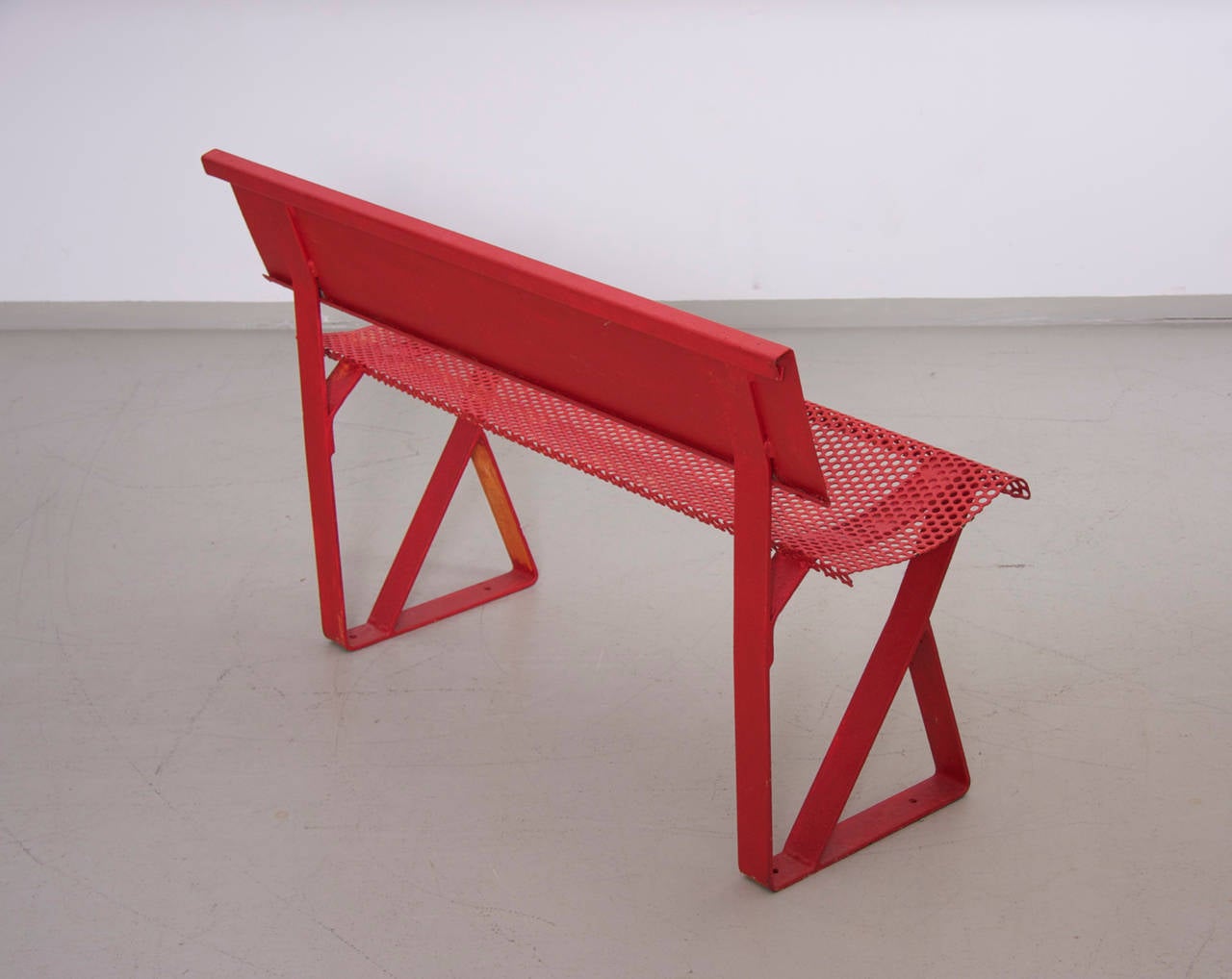 French 1960s Industrial Kids Bench In Good Condition In Berlin, BE