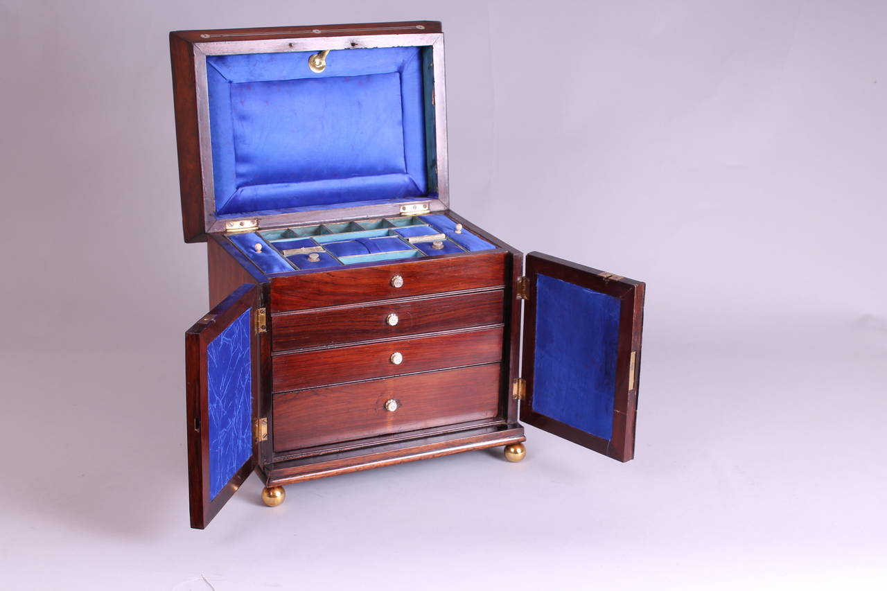 English William IV Period Rosewood and Mother-of-Pearl Inlaid Lady's Table Compendium For Sale