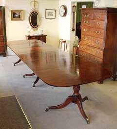 Rare Regency mahogany three-pedestal dining-table