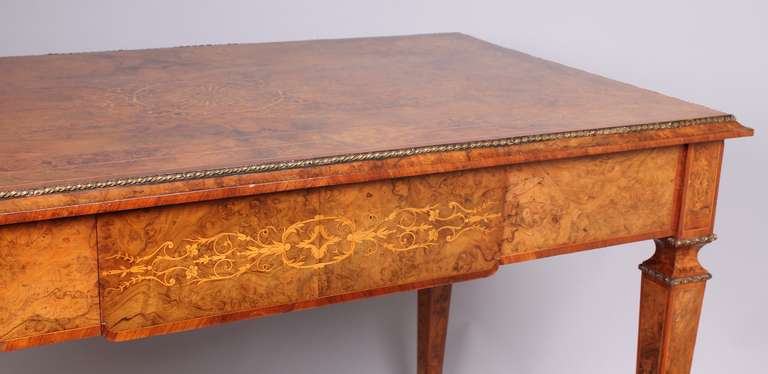 Walnut High quality mid 19th century burr walnut centre-table in the French manner For Sale