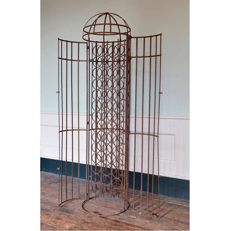 20ième siècle Cage à vin cylindrique