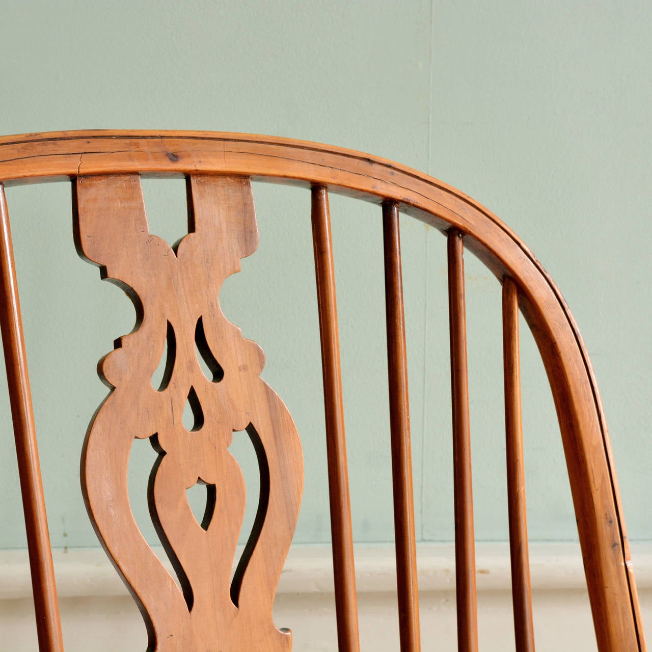 Yew and Elm WIndsor Chair 3