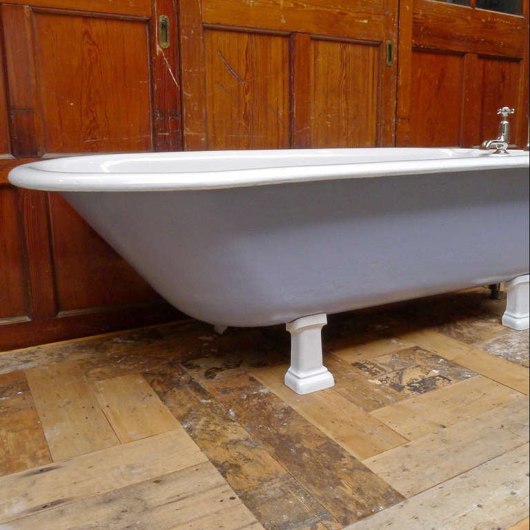 20th Century An Edwardian Cast Iron Bath