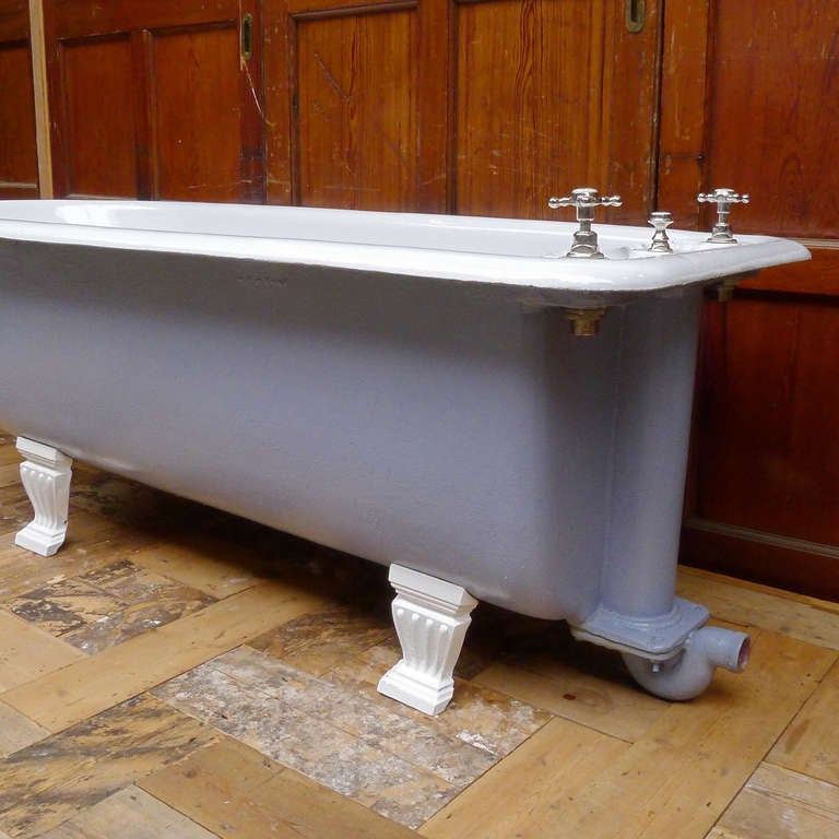 Victorian Cast Iron Bath In Excellent Condition In London, GB