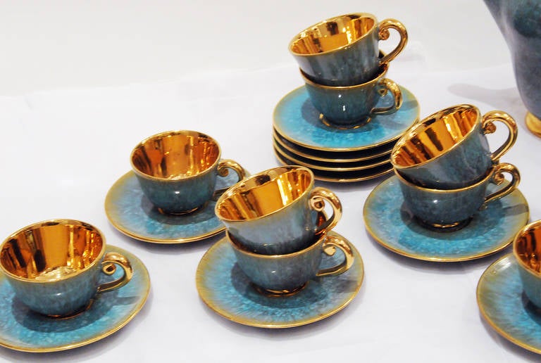 Vintage Tea Set In Excellent Condition In Tarry Town, NY