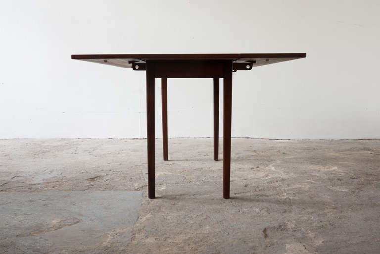 Drop-Leaf Dining Table In Excellent Condition In Asbury Park, NJ