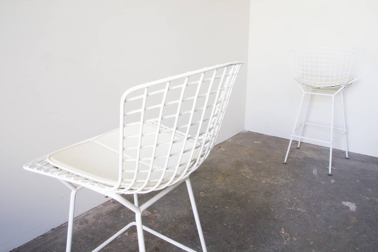 Mid-Century Modern Pair of Bertoia Bar Stools