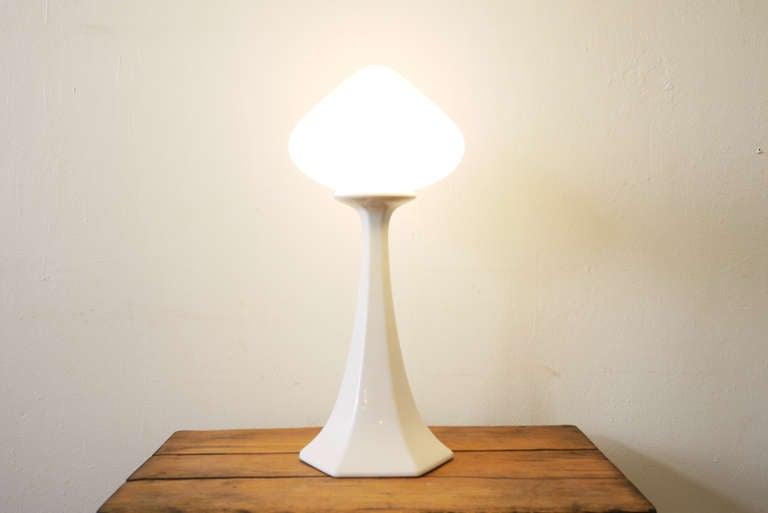 American Laurel Table Lamp