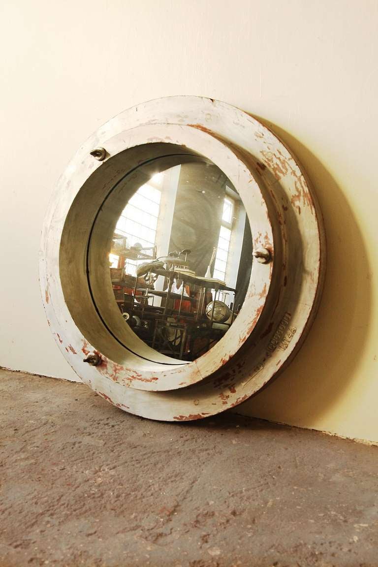 Wiederverwendete Fabrikform Spiegel im Zustand „Gut“ im Angebot in Asbury Park, NJ