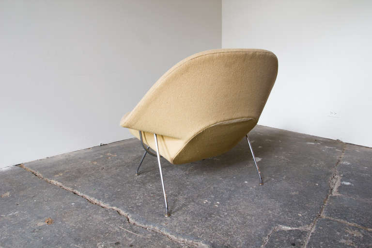 Mid-Century Modern Eero Saarinen Womb Chair