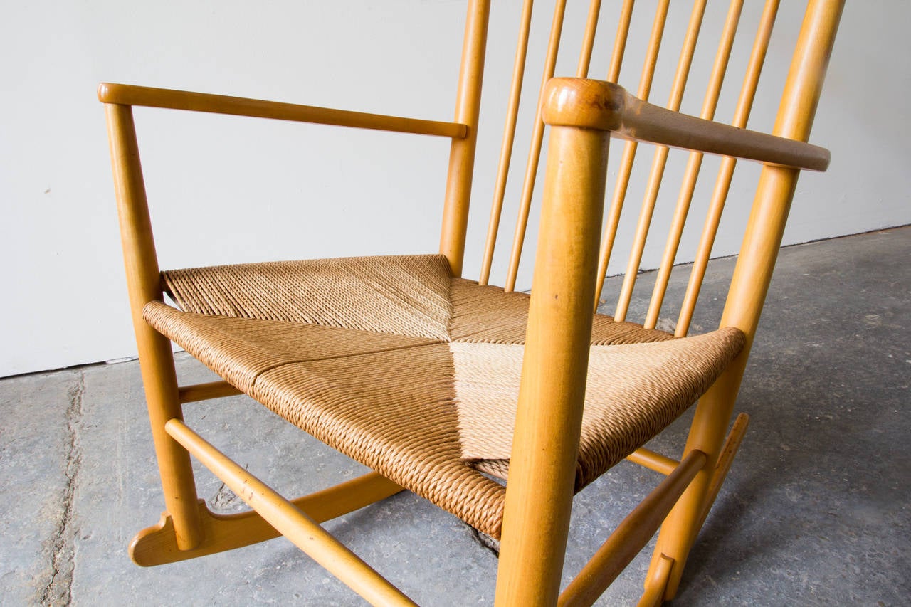 Hans Wegner J16 Rocking Chair In Excellent Condition In Asbury Park, NJ