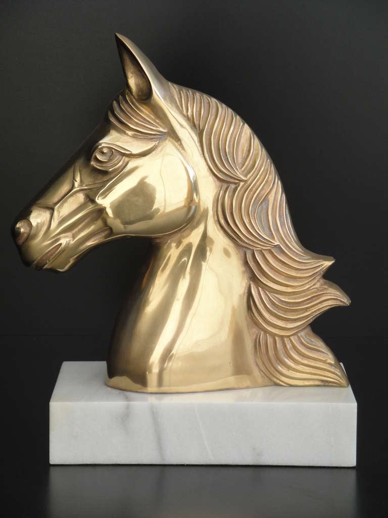 Hollywood Regency Sculpture / serre-livres vintage en laiton à tête de cheval en vente