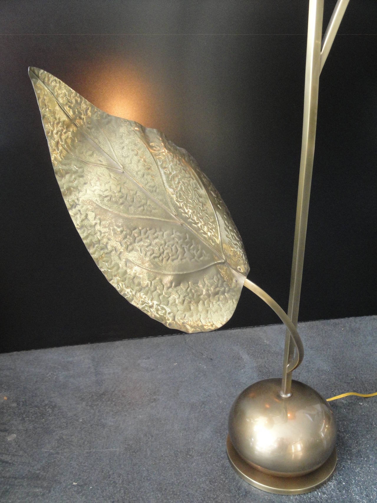 Tommaso Barbi Brass Leaf Floor Lamp In Excellent Condition In North Hollywood, CA