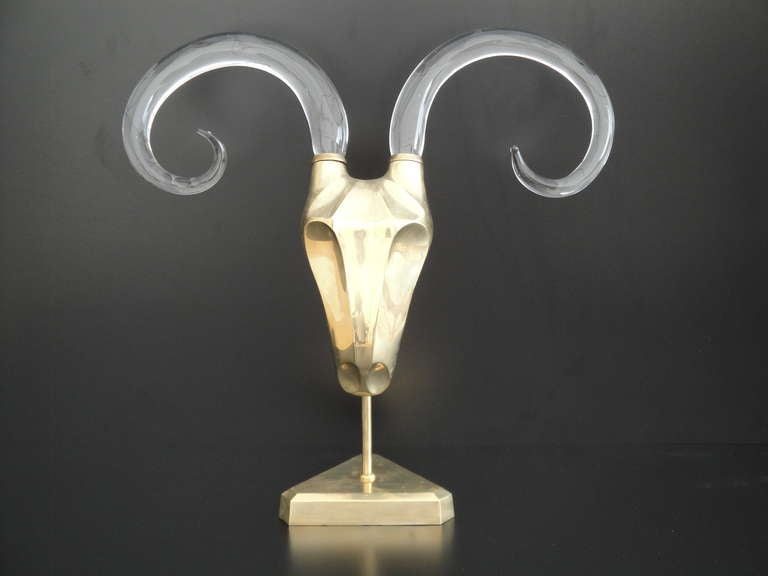 horn sculpture