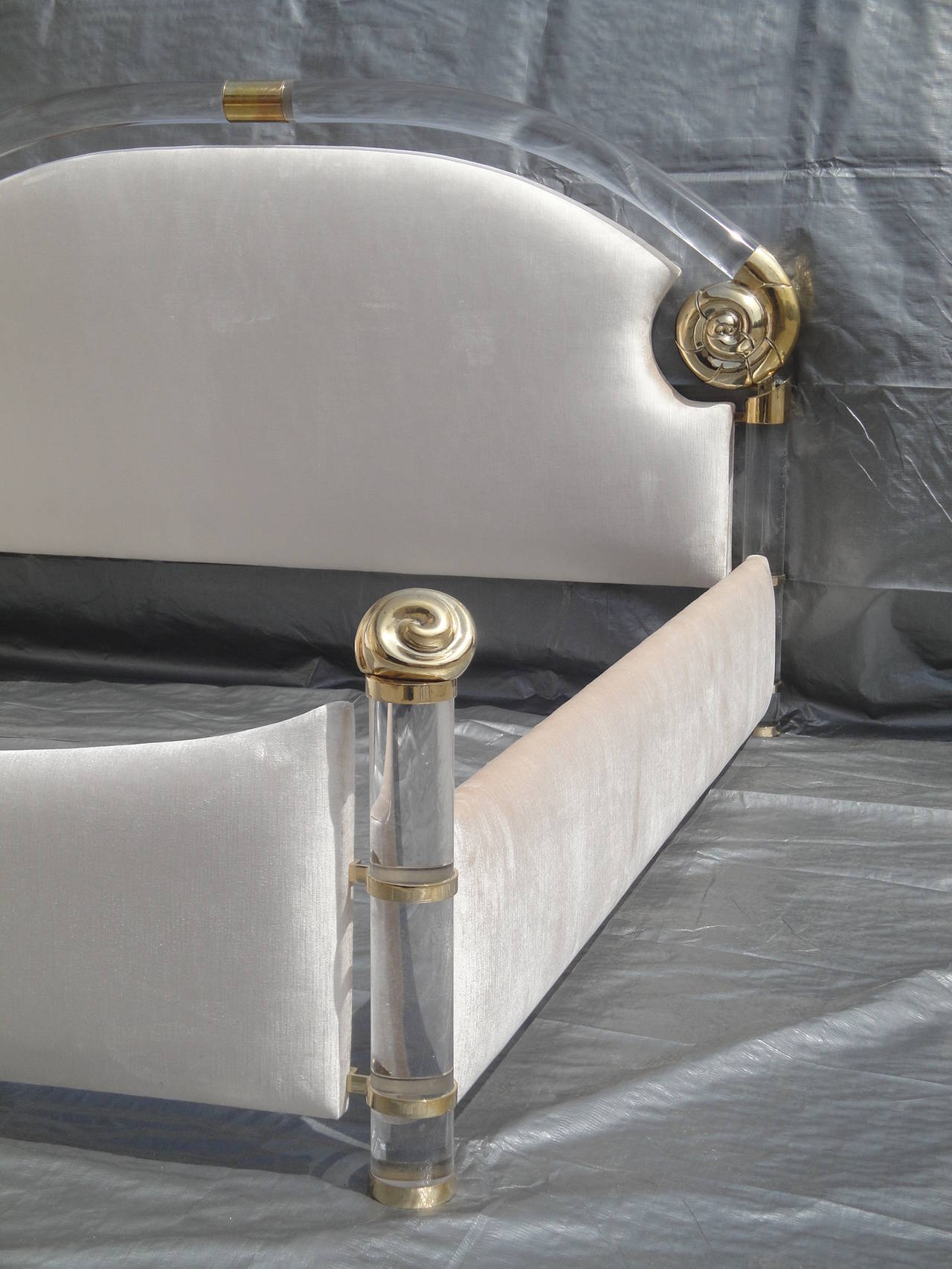 Hollywood Regency Brass and Lucite Queen-Bed by Marcello Mioni