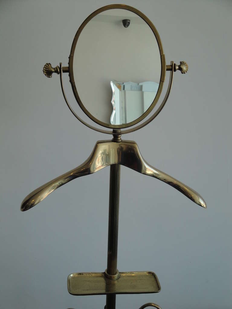 Mastercraft Brass Gentlemen's Valet with Swivel Mirror For Sale 1