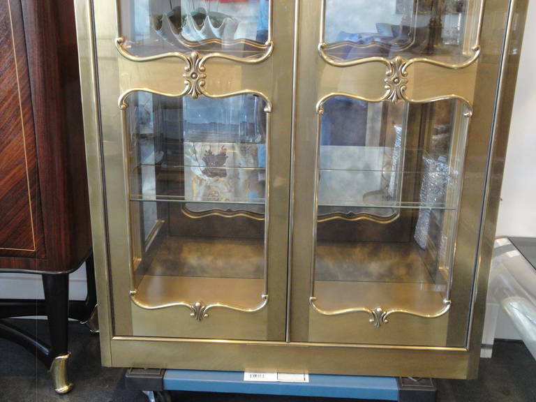 Mastercraft Brass Vitrine, 1970s In Excellent Condition In North Hollywood, CA