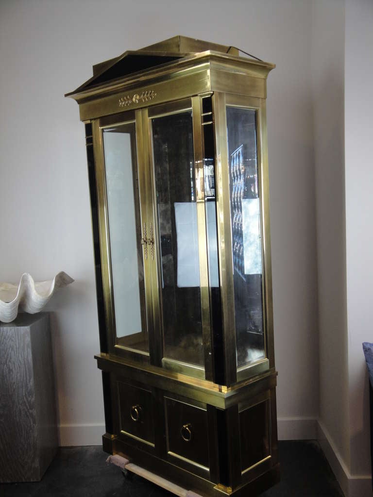 Stunning Mastercraft Brass Vitrine Cabinet 3