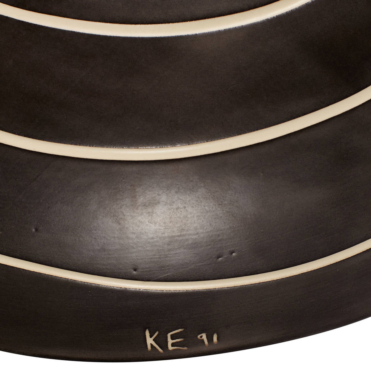 Stoneware Charger in Black and White by Ken Edwards In Excellent Condition In New York City, NY