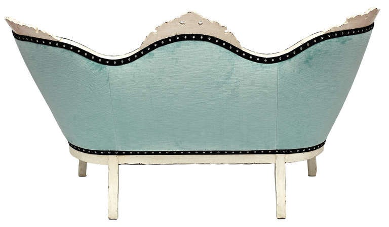 19th C. Diminutive American Victorian Upholstered Settee In Excellent Condition In New York City, NY