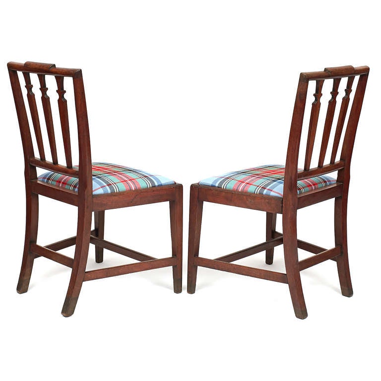 19th Century Pair of American Walnut Federal Side Chairs For Sale