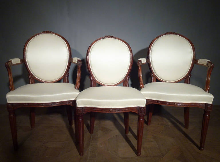 Set of Six Dutch Louis XVI Chairs and Two Armchairs In Excellent Condition For Sale In Hilversum, NL