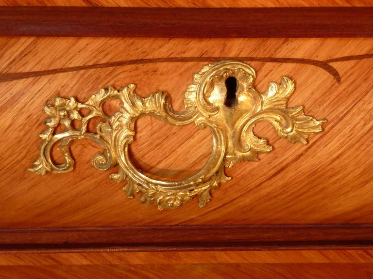 Tulipwood A beautiful Dutch Louis XV cabinet For Sale