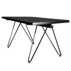 Table ou bureau français mi-siècle moderne en métal laqué noir