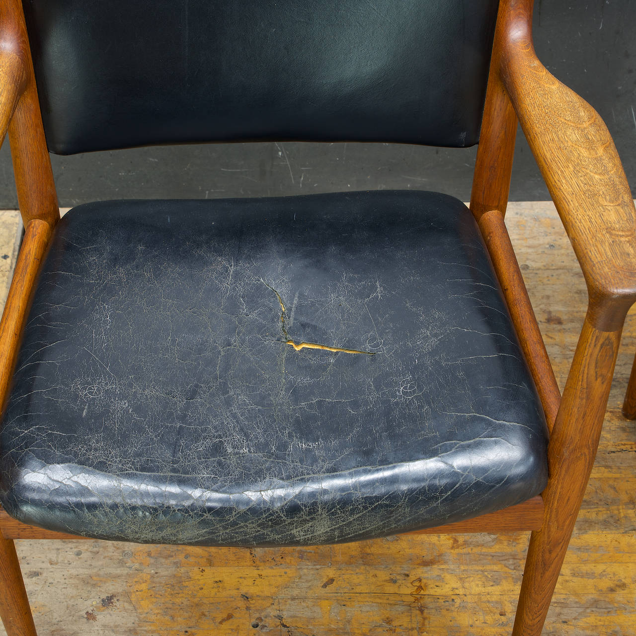 Oiled Hans Wegner JH-513 Leather Oak Arm Conference Chair